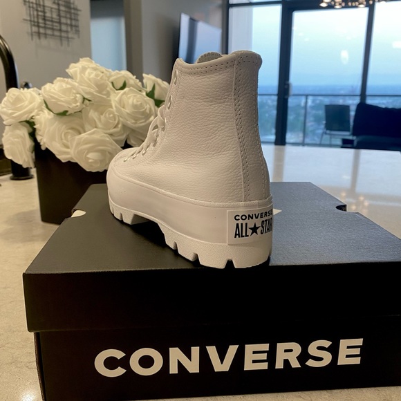 SOLD - Picture 4 of 5